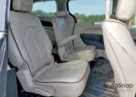 2017 Chrysler Pacifica Limited z USA, uszkodzony, nr VIN 2C4RC1GGXHR763085